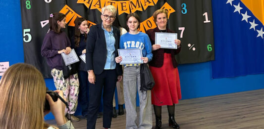 Učenica Lamija Smajilović i nastavnica Suvada Macanović