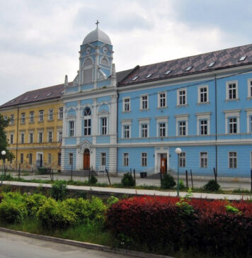 Zgrada gimnazije – Travnik